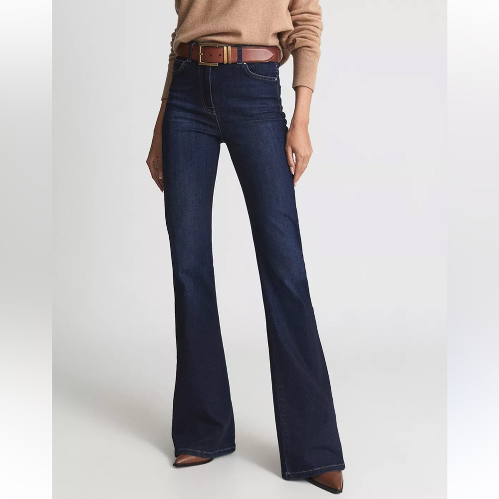 BCBG Maxazria Alexander Grande demin bootcut jeans petite length size 30 cotton